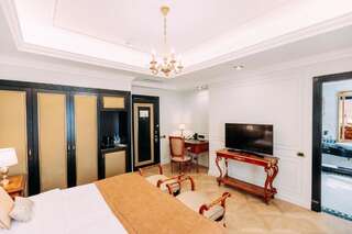 Отель Golden Palace Hotel Yerevan Ереван Двухместный номер Делюкс с 1 кроватью или 2 отдельными кроватями-8